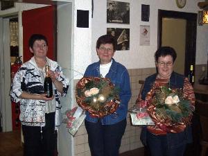 Bild: Gabi Klesen, Hiltrud Becker und Doris Rau vom K&amp;uuml;chenteam