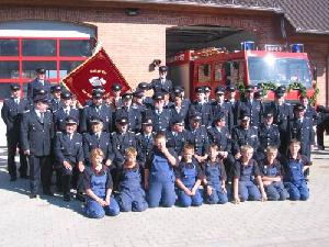 Bild: Gruppenfoto der Feuerwehr Nehesdorf