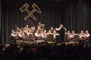 Bild: Die Musiker der Bergkapelle spielten im big Eppel zugunsten eines guten Zwecks