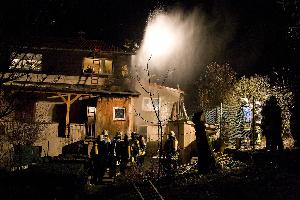 Bild: Der Brand war im r&amp;uuml;ckw&amp;auml;rtigen Bereich des Anwesens ausgebrochen
