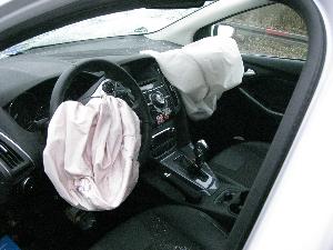 Bild: Ausgel&amp;ouml;ste Airbags im Fahrzeuginneren